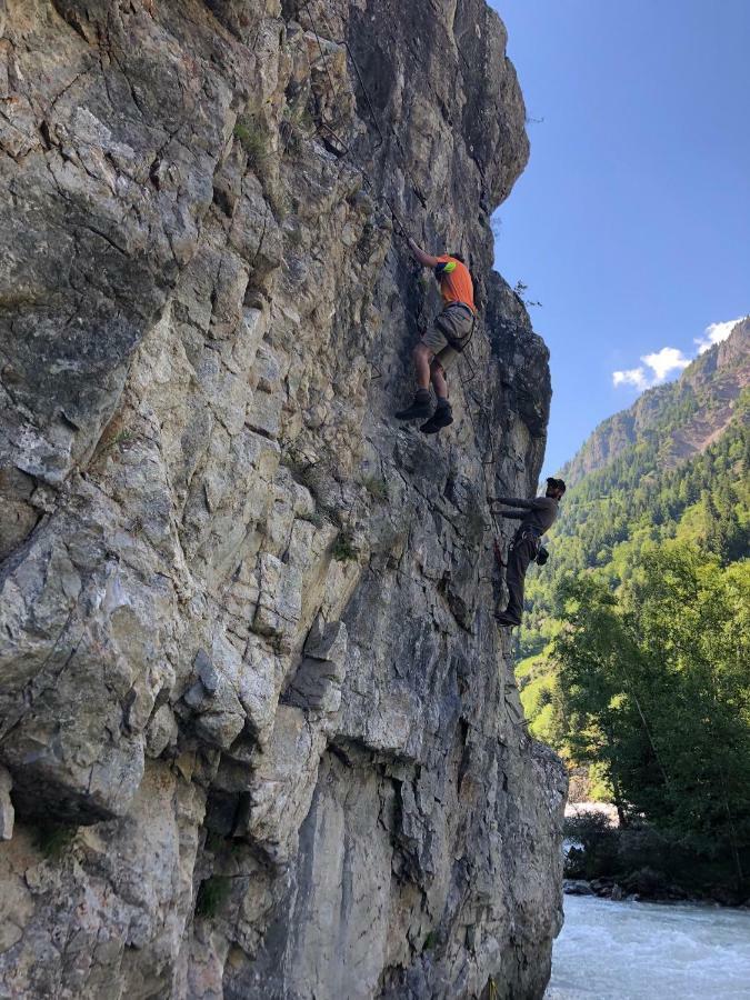 Отель Le Relais Des Ecrins Saint-Christophe-en-Oisans Экстерьер фото